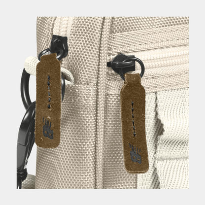 LEGACY ICON, SMALL SLING BAG